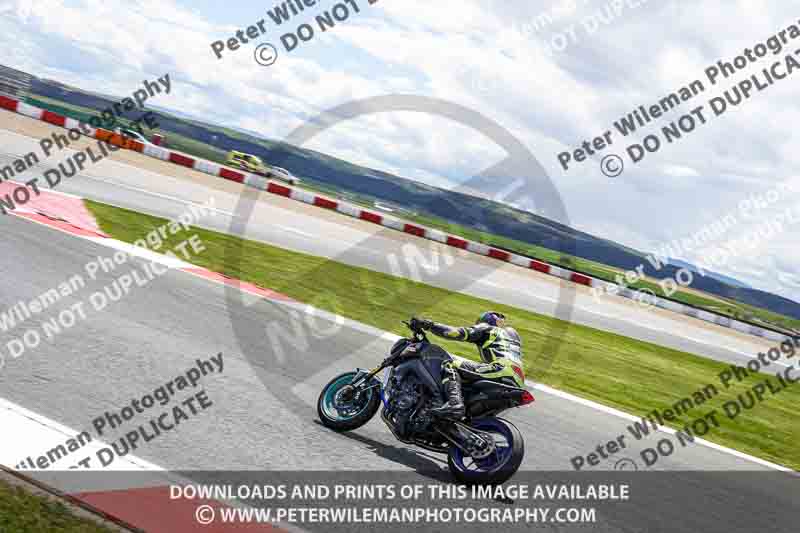 cadwell no limits trackday;cadwell park;cadwell park photographs;cadwell trackday photographs;enduro digital images;event digital images;eventdigitalimages;navarra;no limits trackdays;peter wileman photography;racing digital images;trackday digital images;trackday photos